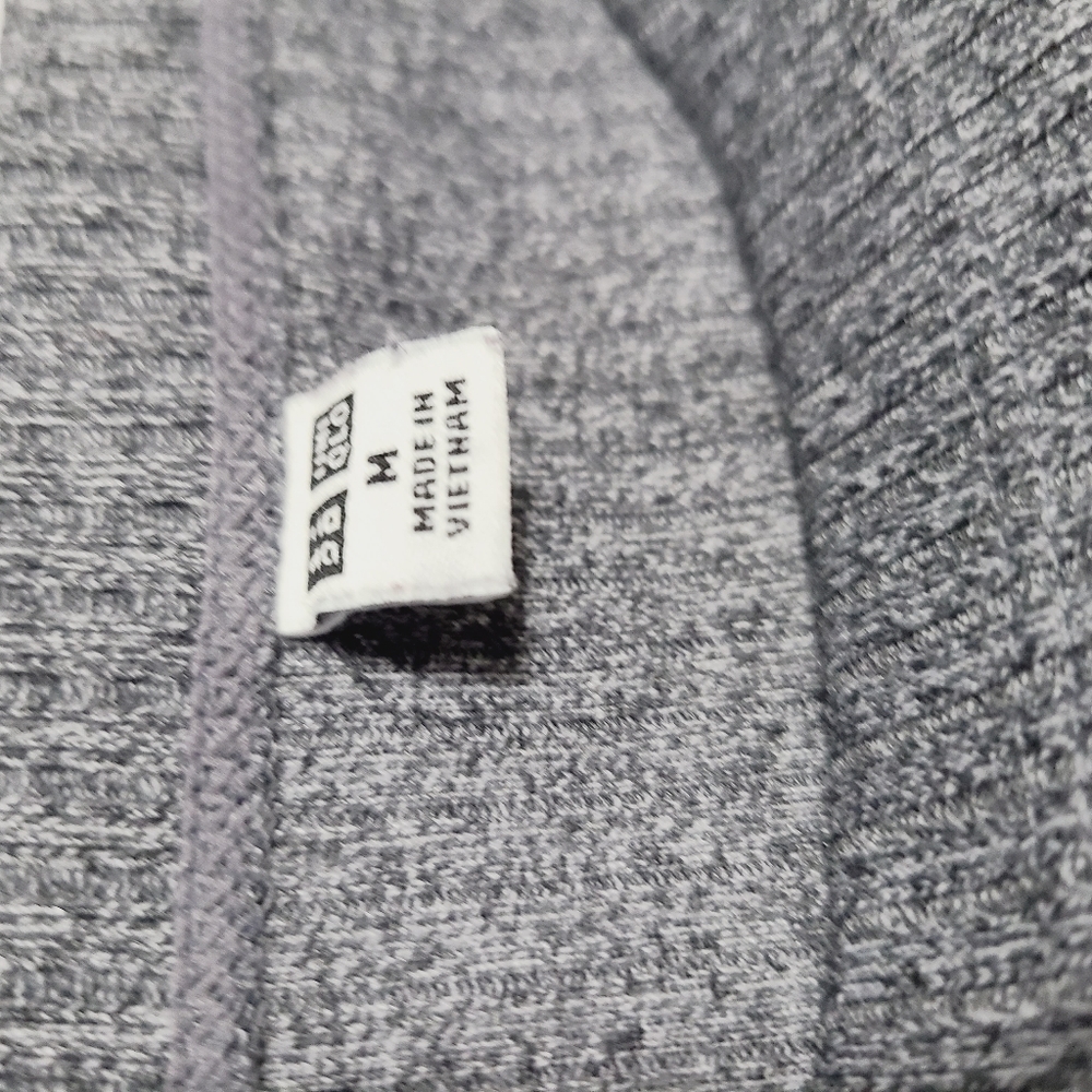 UNIQLO Ribbed Tee - Picture 5 of 6